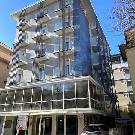 Hotel Vernel ريميني المظهر الخارجي الصورة