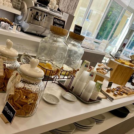 Hotel Vernel ريميني المظهر الخارجي الصورة