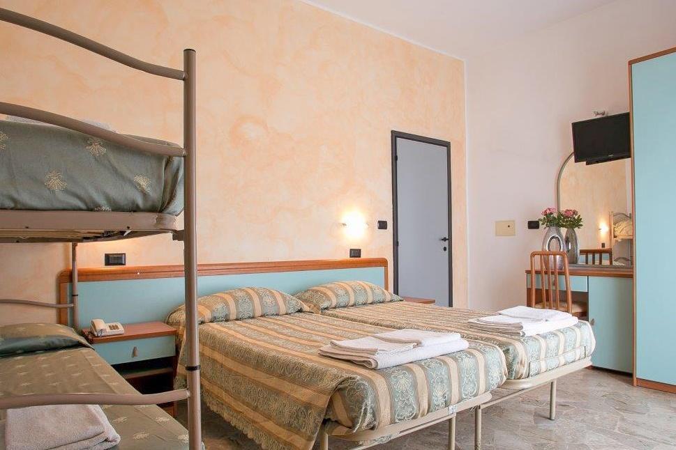 Hotel Vernel ريميني المظهر الخارجي الصورة