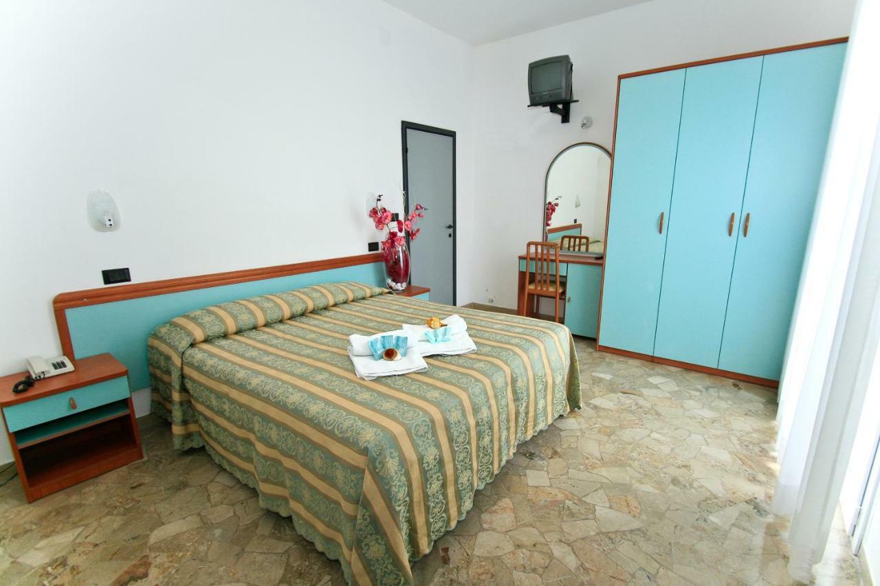 Hotel Vernel ريميني المظهر الخارجي الصورة