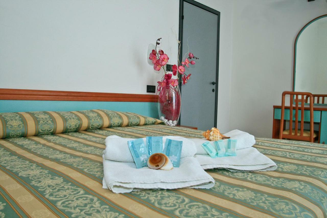 Hotel Vernel ريميني المظهر الخارجي الصورة
