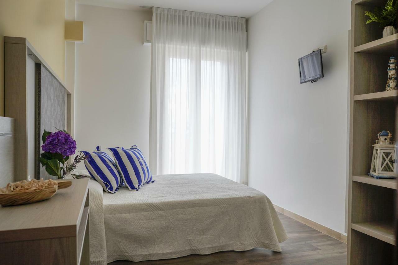 Hotel Vernel ريميني المظهر الخارجي الصورة